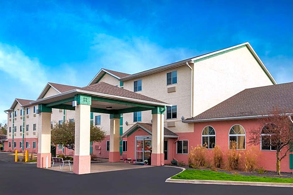 Baymont by Wyndham Galesburg