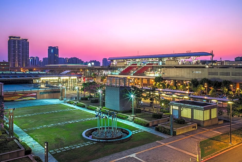 Douzi Hotel Taoyuan Airport Metro THSR A17