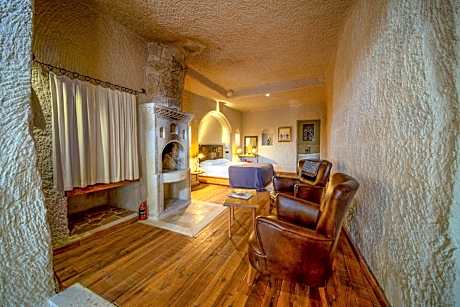 Suite with Mountain View