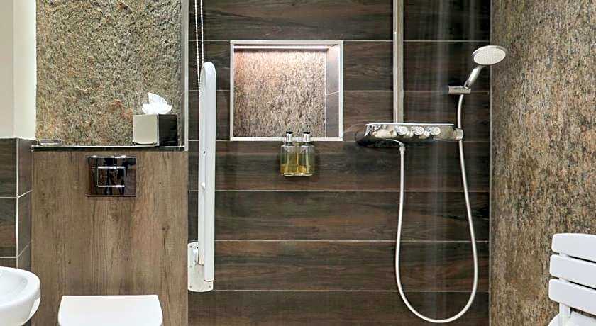 Lion Quays Hotel & Spa