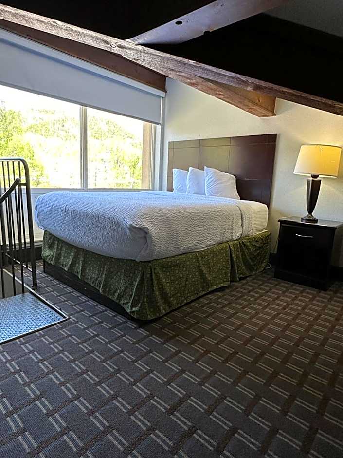 Days Inn & Suites by Wyndham Downtown Gatlinburg Parkway