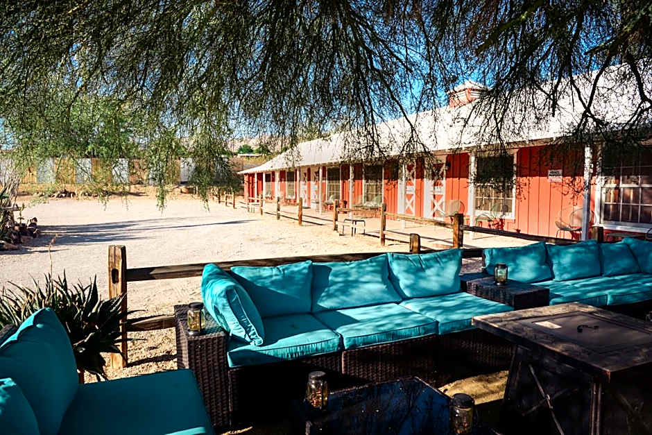 Room 3 - Downtown Joshua Tree Motel - Pet Friendly - Walk to Shops & Visitor Center, Minutes to Park Entrance