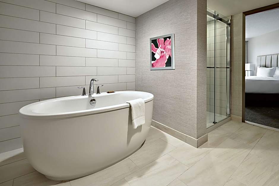DoubleTree by Hilton Fairfield Hotel & Suites, NJ