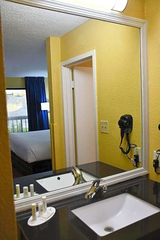 Baymont by Wyndham Macon I-75