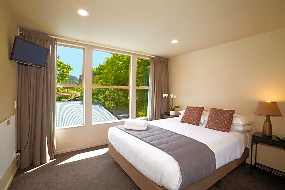 Cranbury Court Apartments