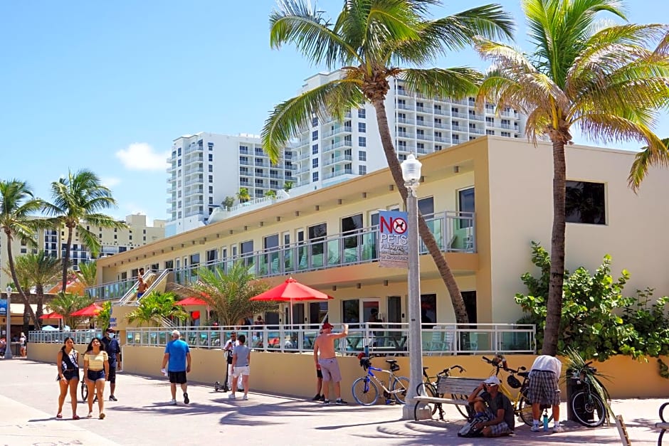Diane Oceanfront Suites