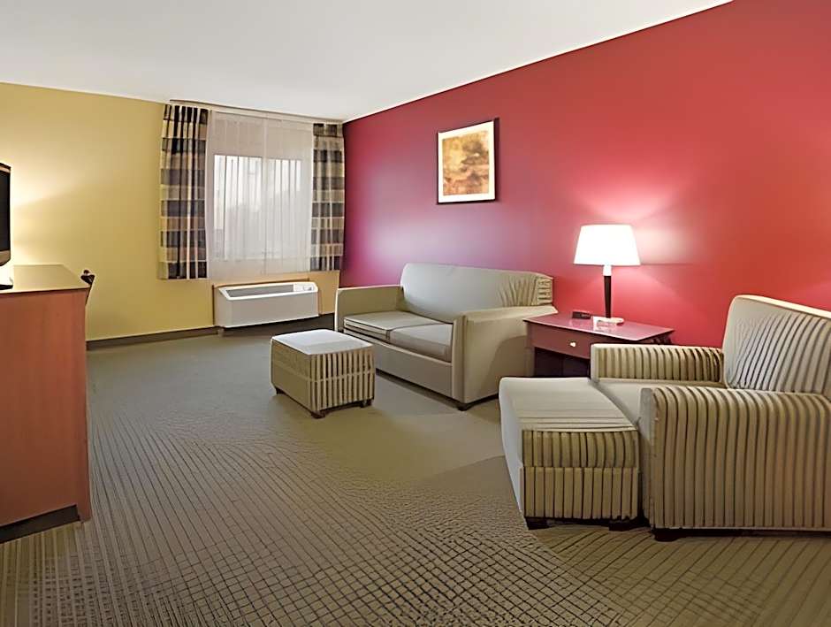 Ramada by Wyndham Bettendorf