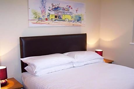 Double Room with Shared Bathroom