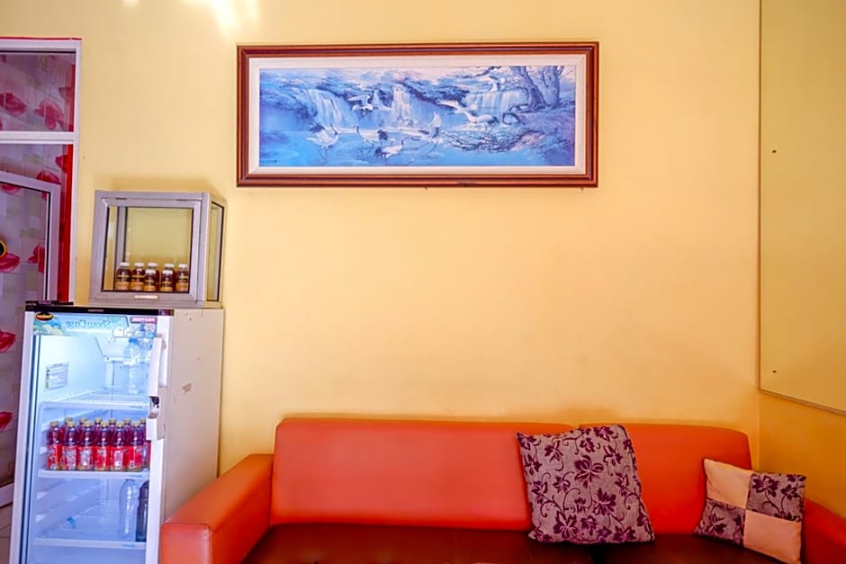 Pandawa Guest House At Ngaliyan Square Mitra RedDoorz