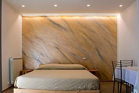 Deluxe Double Room with Balcony and Sea View