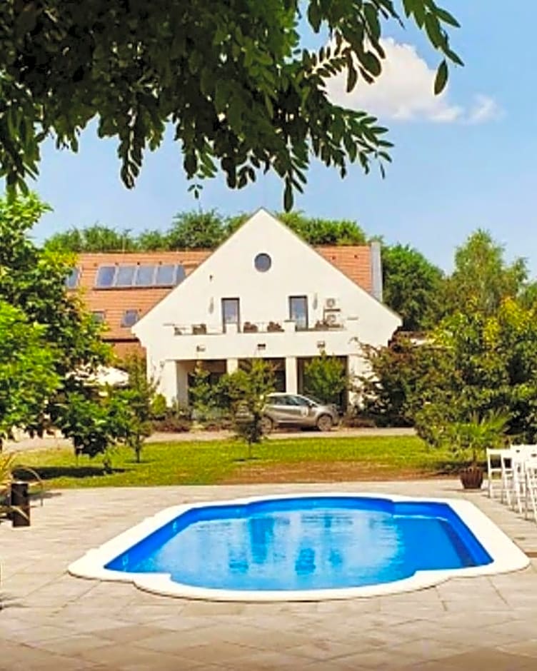 Caballus Lovasmajor Panzió