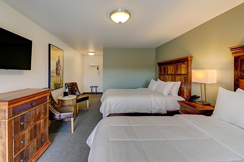 Roosevelt Hotel - Yellowstone