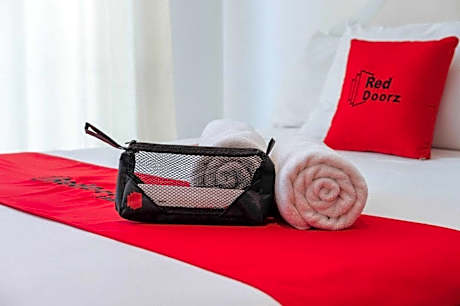 RedDoorz Plus @ Vantas Hotel Parbaba