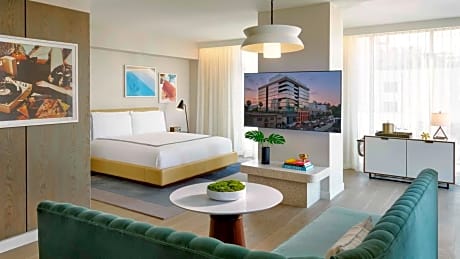 King Studio Suite with View