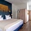 Aqua Hotel
