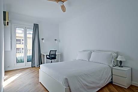 Three-Bedroom Deluxe Apartment