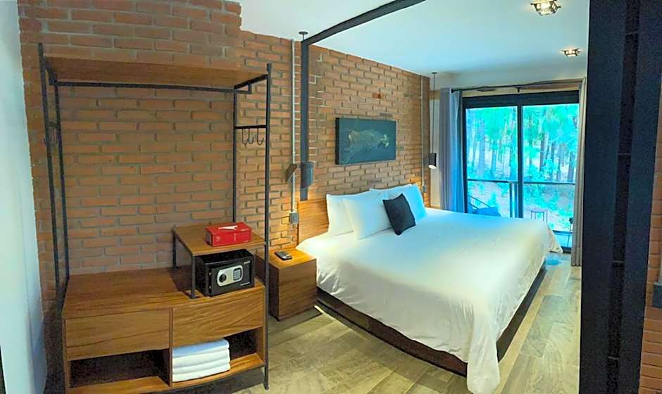 Hotel Oxú Solo adultos