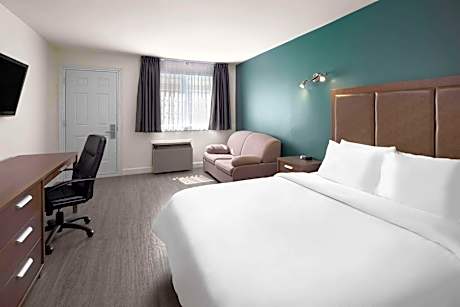 1 Queen Bed Non-Smoking