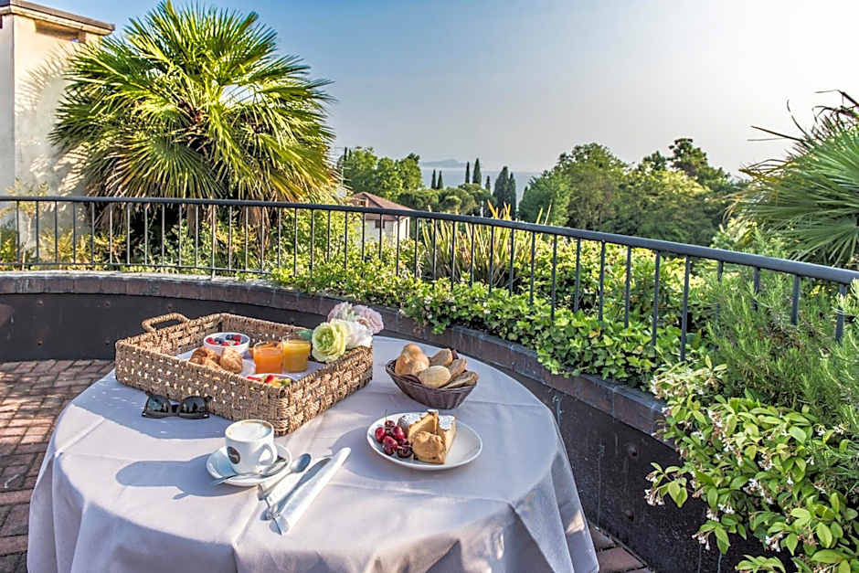 Admiral Hotel Villa Erme