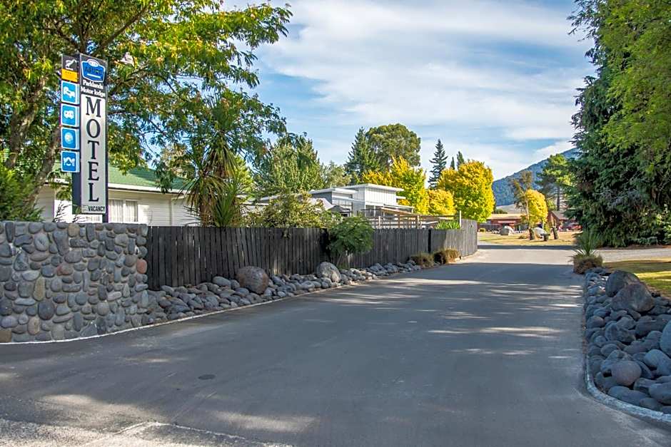 Parklands Motorlodge & Holiday Park