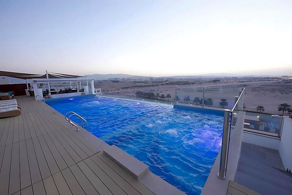 Carnelian Muscat - Airport Hotel