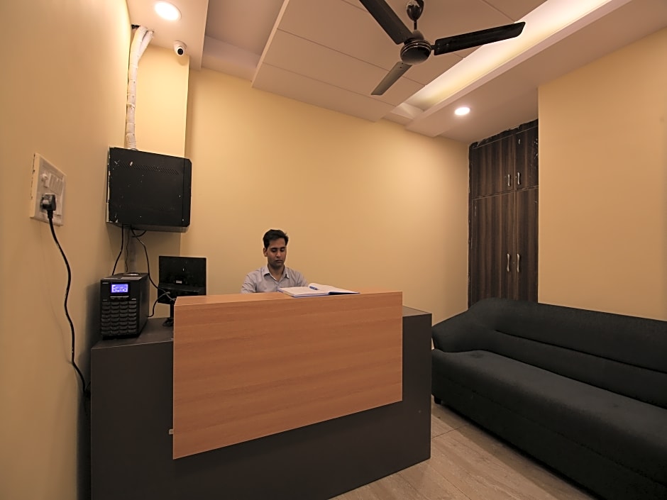 OYO Flagship 30350 New Residency Sector 17 Rohini