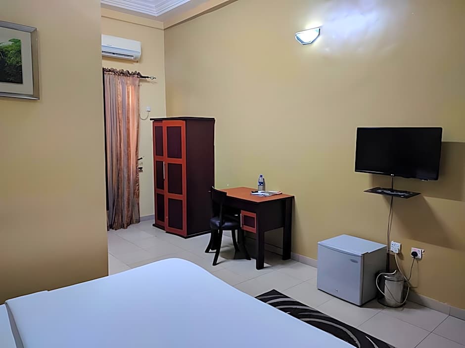 Whitehouse Hotel and Conference Centre