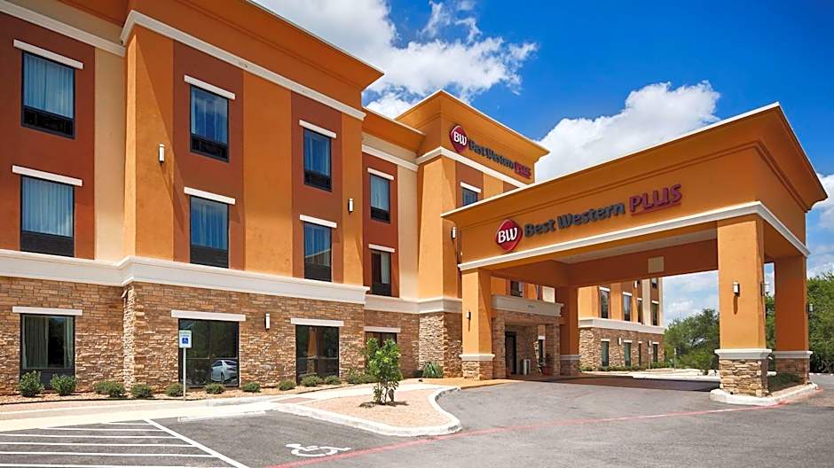 Best Western Plus Elmendorf Hotel / San Antonio Hotel