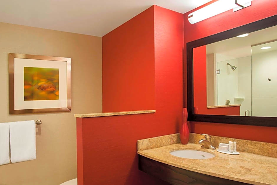 Courtyard by Marriott Peoria Downtown