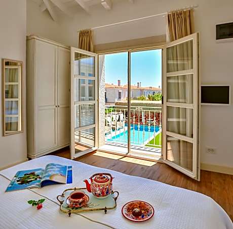 Double Room with Pool View
