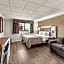 Quality Inn & Suites Green Bay Downtown