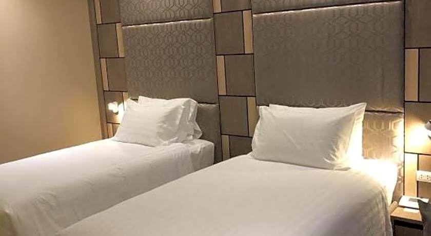 Sri U-Thong Grand Hotel
