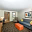 Holiday Inn Express Hotel & Suites Columbus By IHG