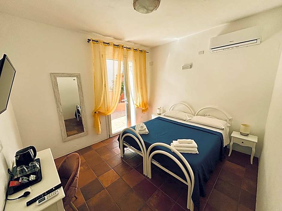 Photo 1 of 2 of 1 Double Bed or 2 Beds