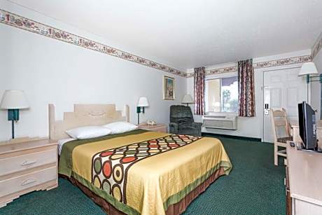 King Room - Non-Smoking