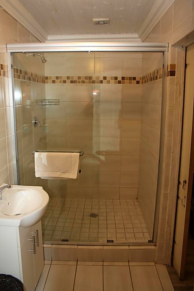 The Vinelands on Alpha Guest House