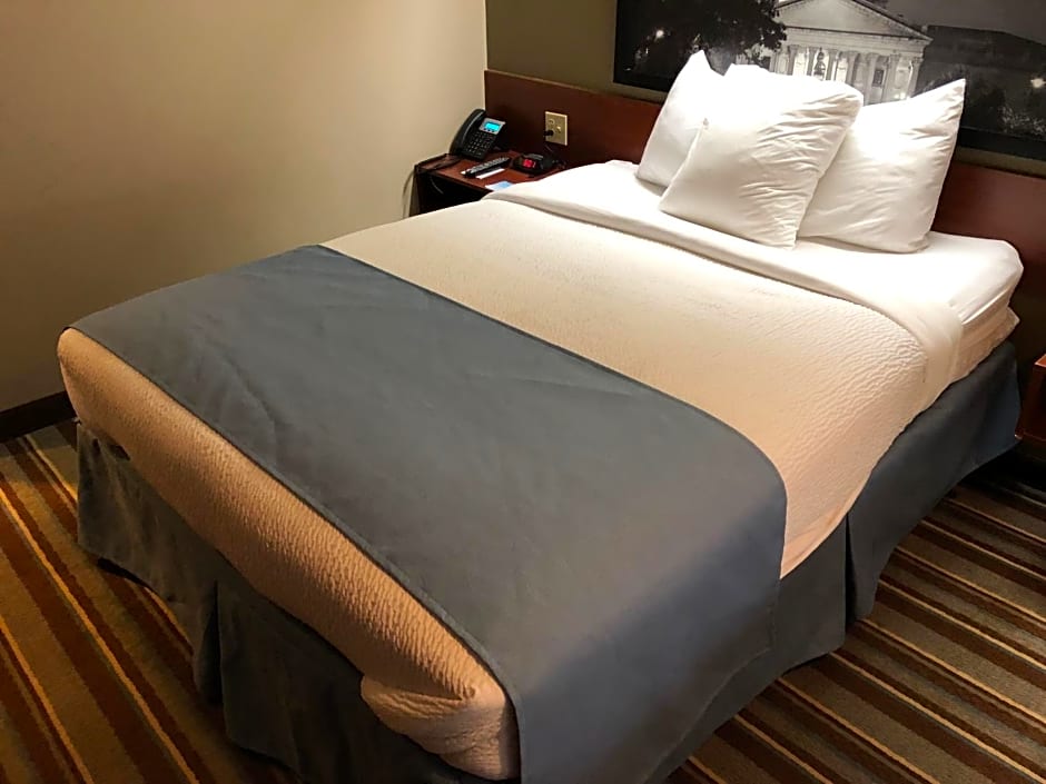 Super 8 by Wyndham Harbison/Parkridge Hospital