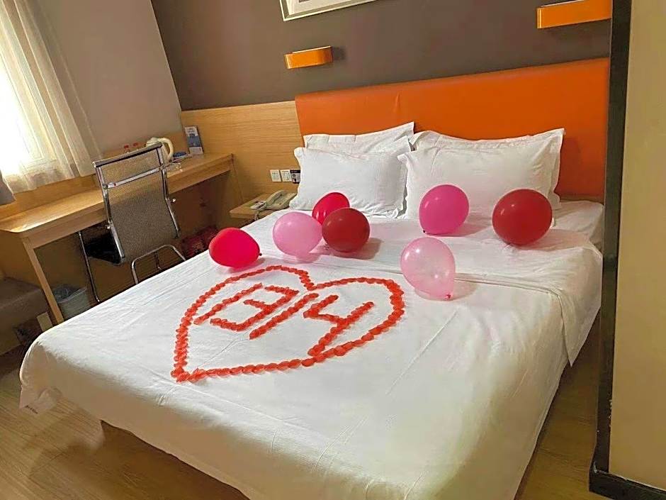 7 Days Inn Nanchang Bayi Square North Dinggong Road Metro Station