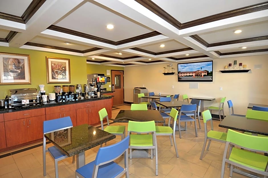 Best Western Antelope Inn & Suites