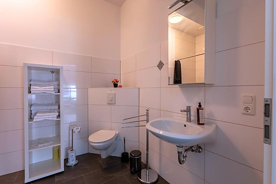 Ferienhaus Natura Ideal für Urlaub & Business, Küche, WLAN, Parkplatz