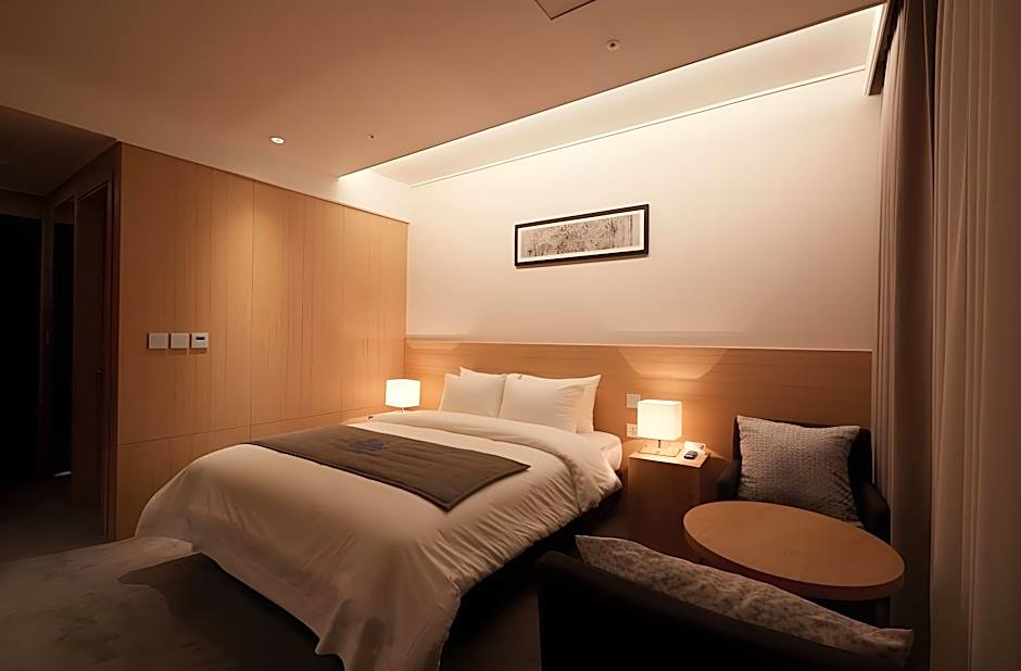 Osong H Hotel Sejong City