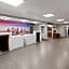 La Quinta Inn & Suites by Wyndham Houston Stafford Sugarland
