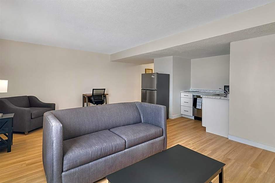 Baldwin Inn & Suites, SureStay Collection by Best Western