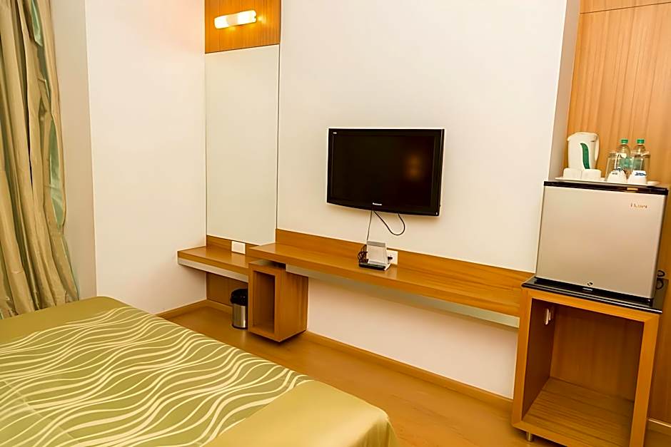 Srinivas Saffron Hotel