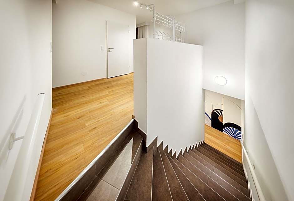 Jimmy's Apartments Dandelion