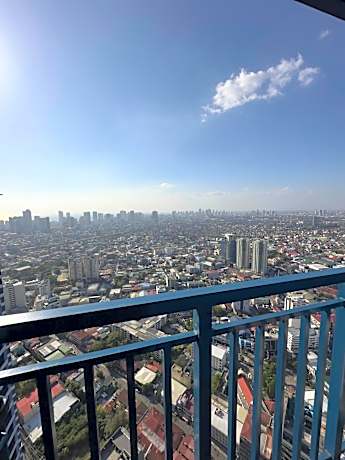 Heart of Makati, Fully furnished condo, cbd central location