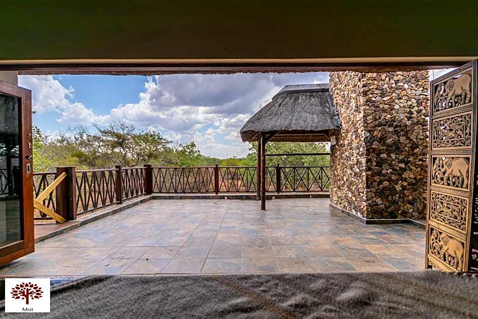 Zebula Golf and Wildlife Estate - Aardwolf Pax 10 - Moi Signature Luxury villa