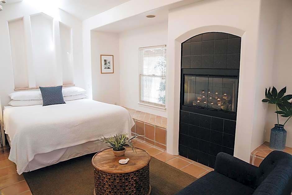 Photo 1 of 4 of 1 King Bed Suite