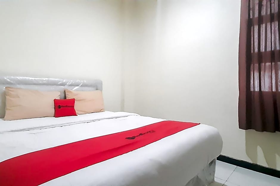 RedDoorz Syariah Near Transmart Mall Palembang