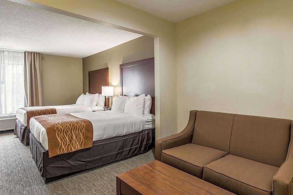 Comfort Inn & Suites Greenwood near University